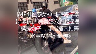 [MP4/ 1066M] 姐妹花露脸和小哥玩双飞，精彩刺激无套抽插，好妹子让小哥多体位蹂躏抽插