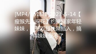 刺激【贴B拍】小伙徒手接屎，把屎涂在妹子鞋子上  妹子回去要刷鞋