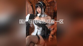 剛生過孩子的大奶脯乳期輕熟女,孩子邊上哇哇哭叫,哄完孩子來表演