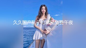 [MP4/ 50M] 萌萌哒的小美女榨汁夏，跪在地上吃男友的鸡巴，小嘴巴吸进吸出，真得劲！