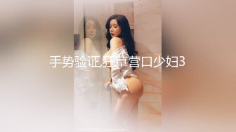 挑逗内心最深处的欲望！OnlyFans极品网红模特 Tharinton绝美花瓣浴诱惑！唯美和性欲融为一体